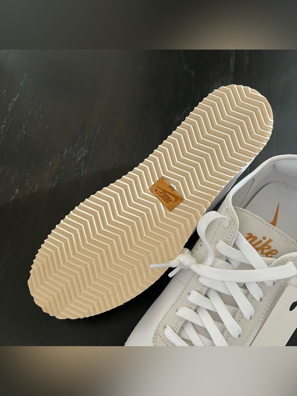 ✔️New✔️ NIKE Cortez Leather 'White Bronze Perforated Swoosh' - Picture 8 of 10